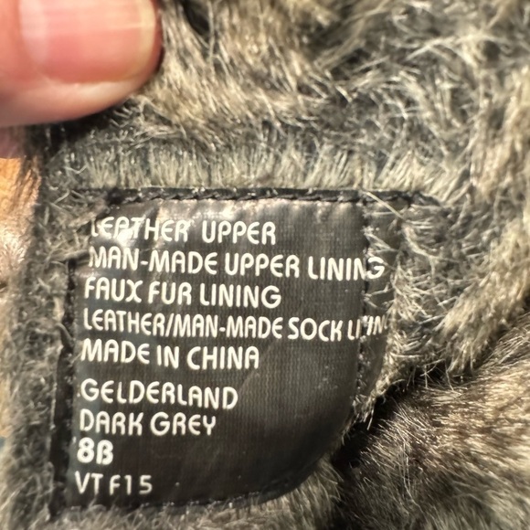 Earthies gray suede booties with faux fur & zippers.  Size 8 - Picture 7 of 9